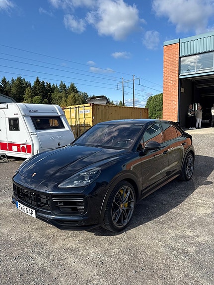 Porsche Cayenne Turbo GT 8 of 10