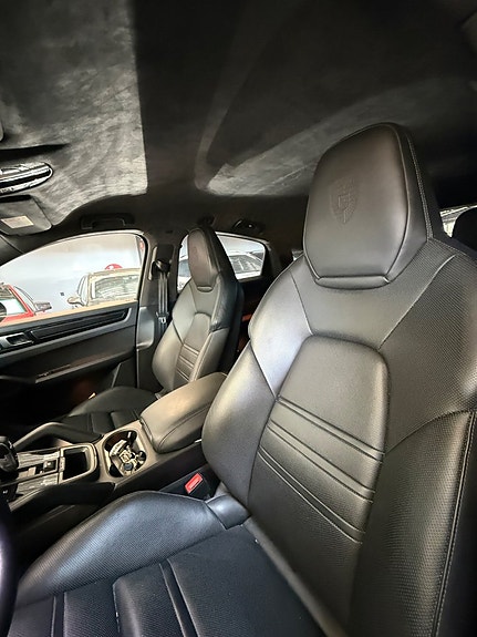 Porsche Cayenne Turbo GT 5 of 10