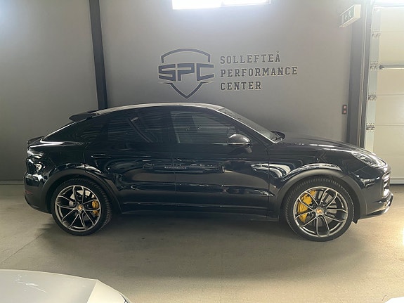 Porsche Cayenne Turbo GT 2 of 5