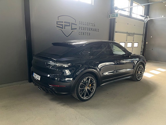Porsche Cayenne Turbo GT 3 of 5