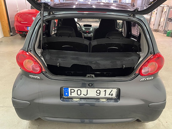 Toyota Aygo 14 of 16