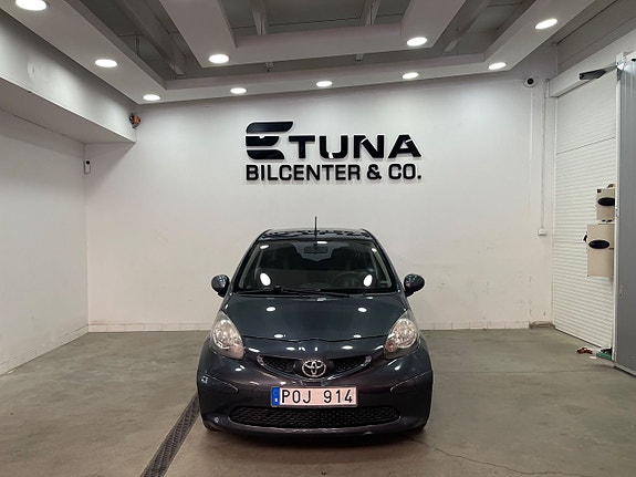Toyota Aygo 2 of 16