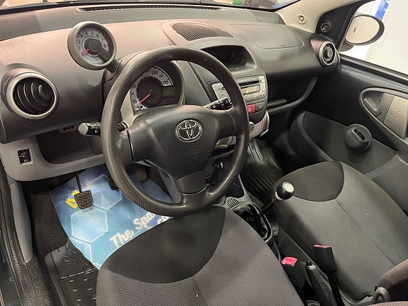 Toyota Aygo 6 of 16