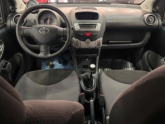 Toyota Aygo 8 of 16