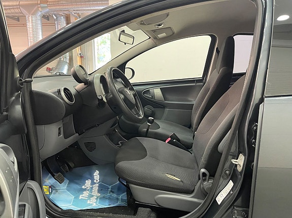 Toyota Aygo 7 of 16