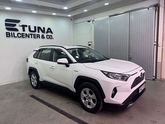 Toyota RAV4 3 of 19
