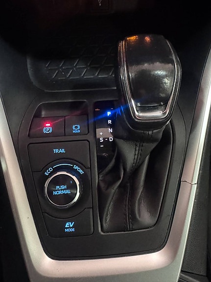 Toyota RAV4 10 of 19