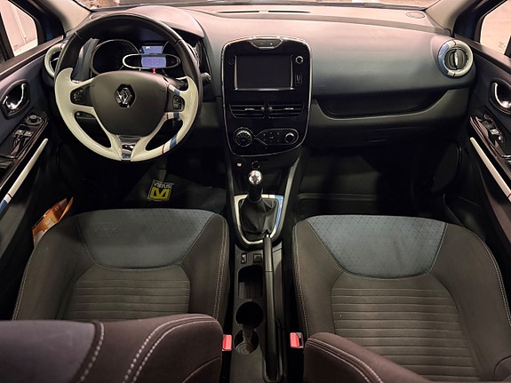 Renault Clio 9 of 17
