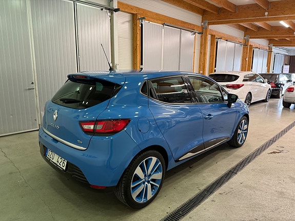 Renault Clio 14 of 17