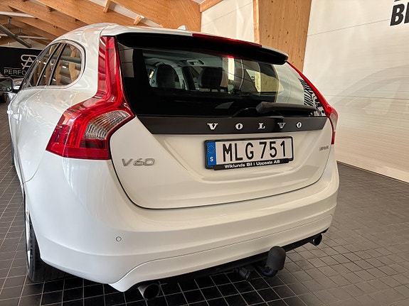 Volvo V60 4 of 19