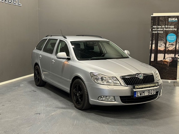 Skoda Octavia 2 of 5