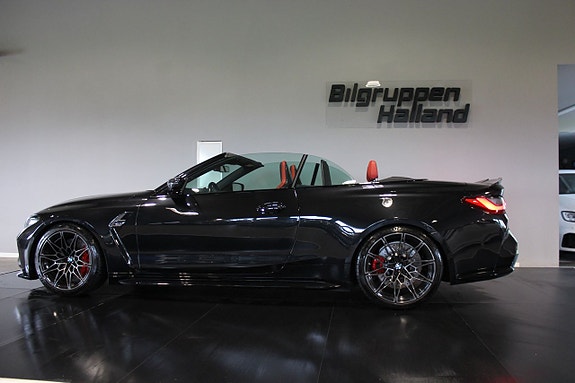 BMW M4 3 of 5