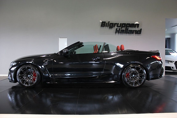 BMW M4 2 of 5