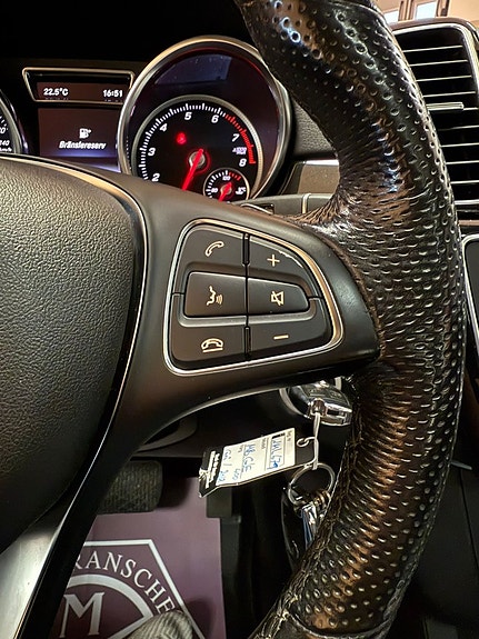 Mercedes-Benz GLE400 19 of 27