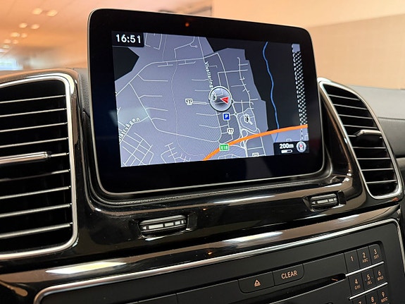Mercedes-Benz GLE400 21 of 27