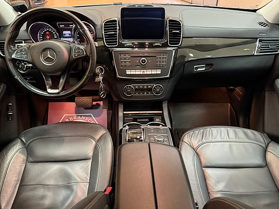 Mercedes-Benz GLE400 15 of 27