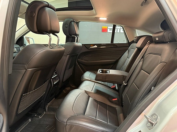 Mercedes-Benz GLE400 14 of 27