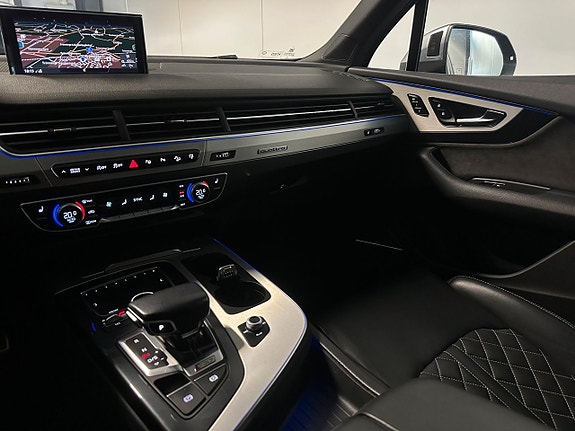 Audi SQ7 8 of 29