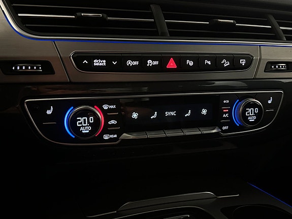 Audi SQ7 11 of 29