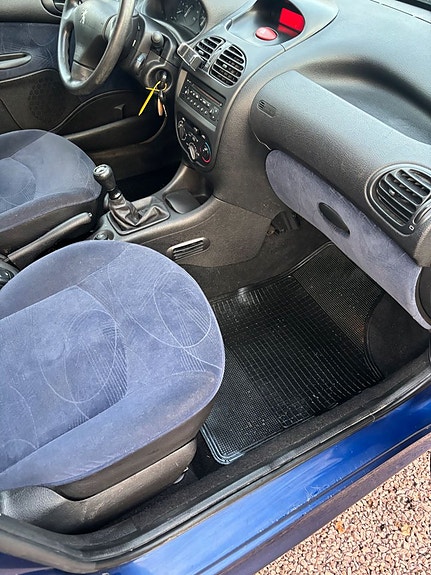 Peugeot 206 11 of 16