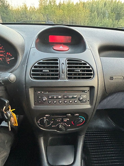 Peugeot 206 15 of 16