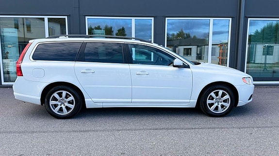 Volvo V70 3 of 30