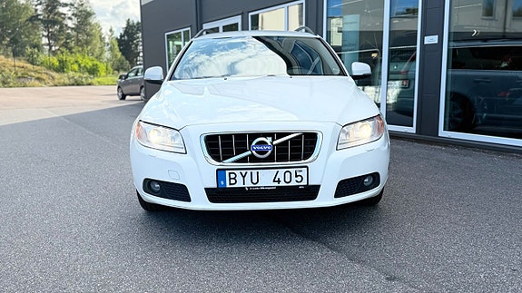 Volvo V70 14 of 30