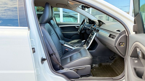 Volvo V70 19 of 30