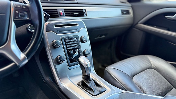 Volvo V70 18 of 30