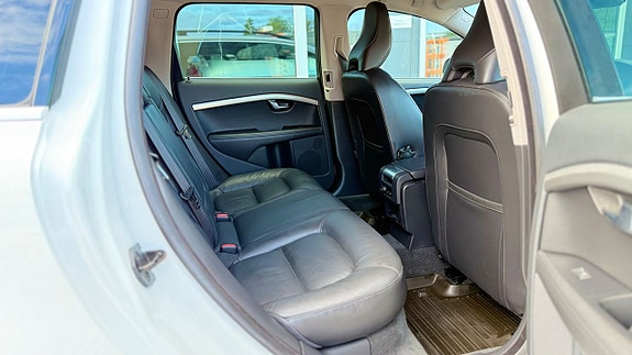 Volvo V70 20 of 30