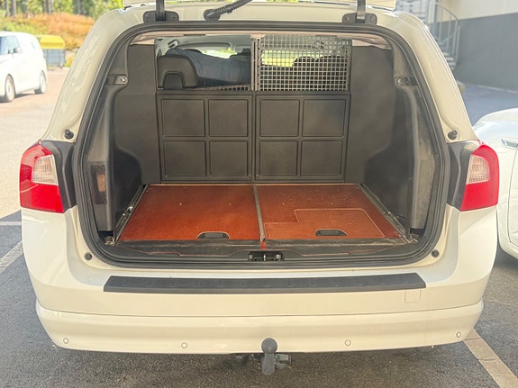 Volvo V70 12 of 30