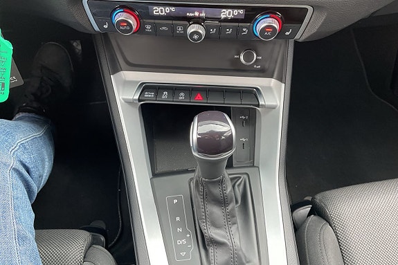Audi Q3 17 of 18