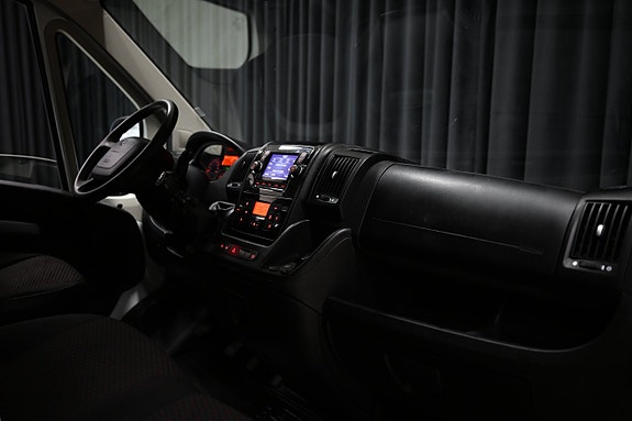 Peugeot Boxer 25 of 27