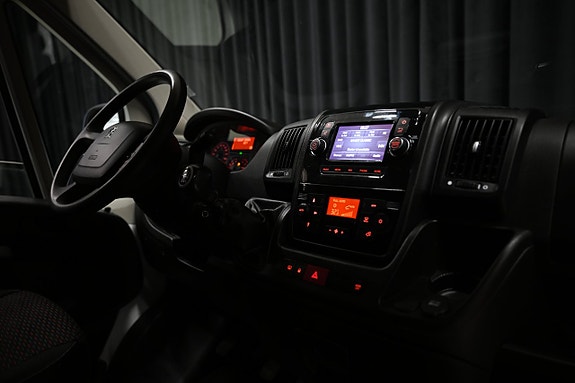 Peugeot Boxer 26 of 27