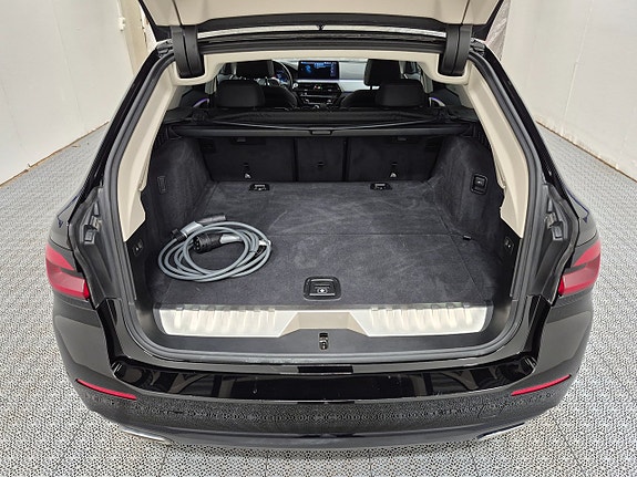 BMW 530e 10 of 10