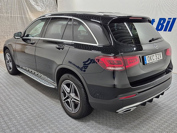 Mercedes-Benz GLC300 e 3 of 5