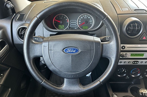 Ford Fusion 13 of 18