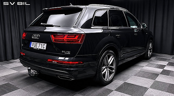 Audi Q7 4 of 30