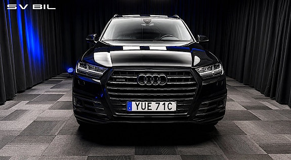 Audi Q7 2 of 30