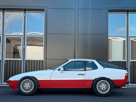 Porsche 924 7 of 17