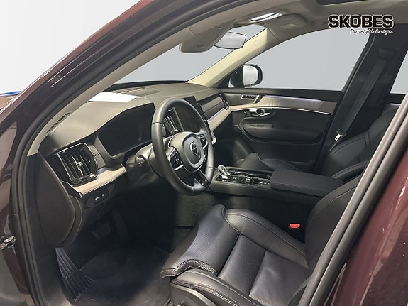 Volvo XC90 8 of 26