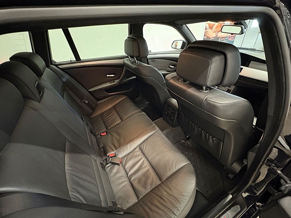 BMW 520 9 of 17