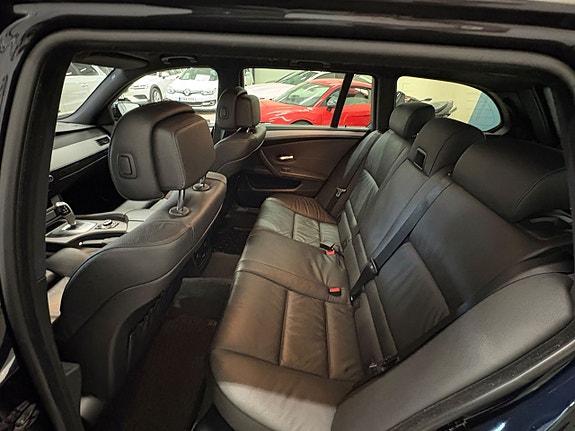 BMW 520 10 of 17