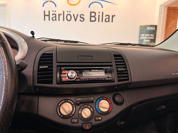 Nissan Micra C+C 18 of 22