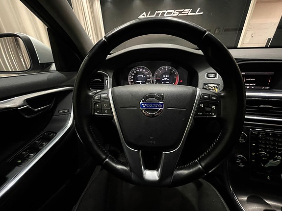 Volvo V60 14 of 21
