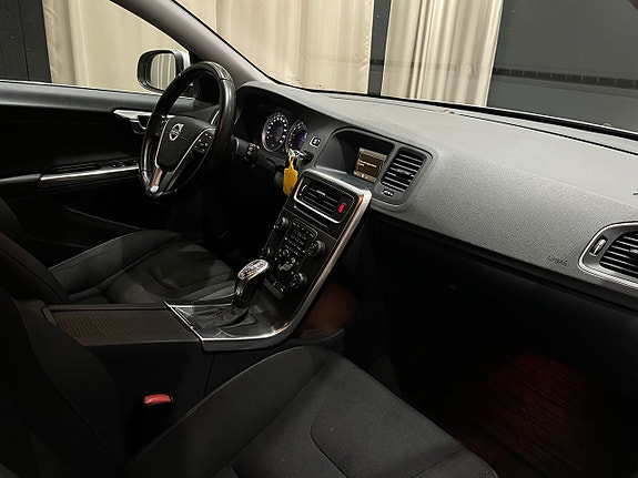 Volvo V60 10 of 21