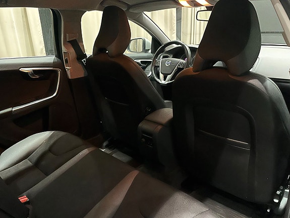 Volvo V60 9 of 21
