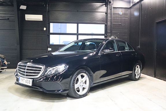 Mercedes-Benz E220 d 3 of 5