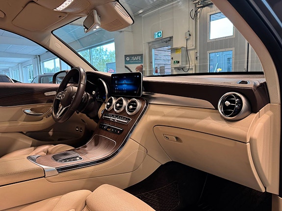 Mercedes-Benz GLC200 d 9 of 27