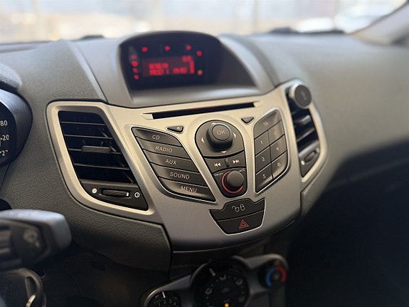Ford Fiesta 10 of 13